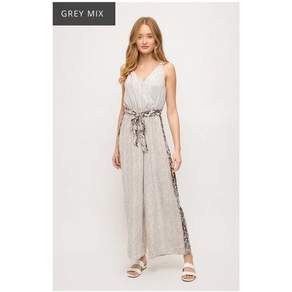 Mystree Animal Print Jumpsuit MED $84 - Picture 4 of 12